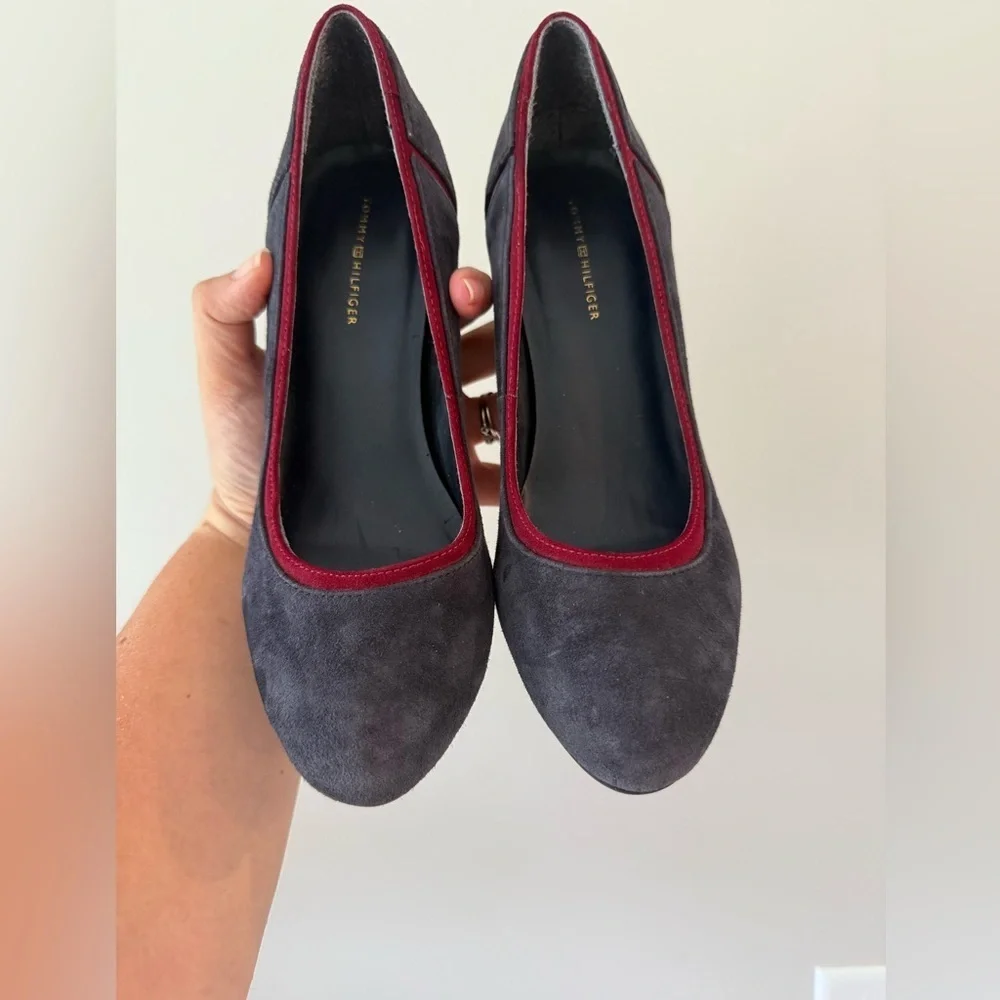Size 7 suede Tommy Hilfiger chunky heel with gold‎ trim